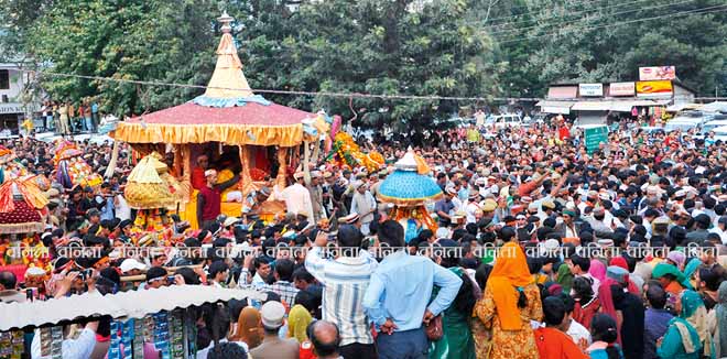 dussehra-3 Kullu Dussehra is the renowned International Mega  festival at Kullu  Himachal Pradesh in India.17/10/2010.